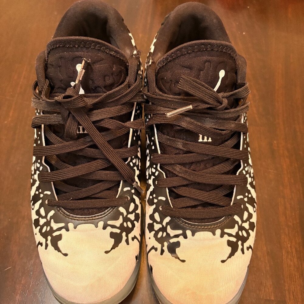 Jordans Zion 3- Rock The World- Size women 8